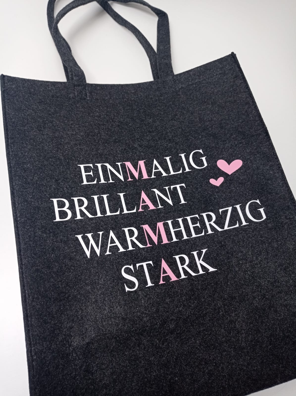 Filztasche Mama - einmalig - brillant- warmherzig -stark